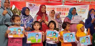 Kumpulan gambar juara 1 lomba mewarnai tk 1 dengan crayon bagus banget hasilnya. 300 Anak Paud Tk Antusias Ikuti Tour Sejarah Dan Mewarnai Gamalamanews Com