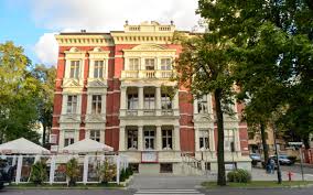 Zielona góra is the largest city in lubusz voivodeship, located in western poland, with 141,222 inhabitants (2019). Zielona Gora Wikipedia