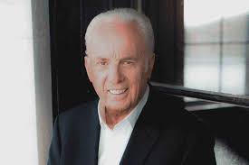 Biografi om John F. MacArthur, amerikansk pastor