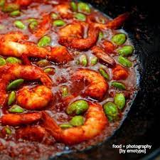 The Scrambling Cook Sambal Tumis Udang Petai Loosely Translated To Urm Prawns With Petai In Chilli Grav Resep Masakan Malaysia Resep Masakan Resep Sederhana