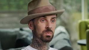 Travis barker says he's finally gonna fix the tattoo on his leg that burned off in the 2008 plane crash that left 4 dead and travis badly burned. Travis Barker Relives Horror Plane Crash Incident That Killed Four People Nz Herald