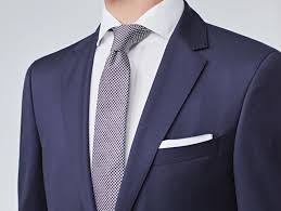 L'abito da uomo dell'estate 2019 abbandona i tagli rilassati e le giacche oversize della scorsa l'abito elegante dell'estate 2019 secondo versace è nero. Boss 12 Regole Per L Abito Da Uomo Info E Curiosita