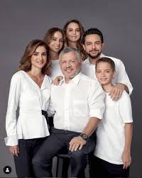 Ce Familie Frumoasă Are Rania A Iordaniei Cea Mai Elegantă Regină Din Lume Click Mobile