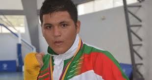 Deporte Manaba: DAVID LOOR GANA ORO EN EL NACIONAL JUVENIL DE BOXEO
