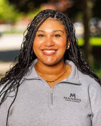 Each summer, University of Kentucky students gain valuable experience  through internships. Jakayla Allen and Gabryele Carter, both seniors in the  University of Kentucky Department of Agricultural Economics, interned with  John Deere for