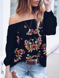 Haut noir pour femme col bateau à revers avec froufrou. T Shirt Fleurie Brodee Col Bateau Lache Vintage Femme Mexico Top Noir T Shirts Hauts