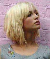 Shaggy blonde bob haarschnitt 2021. Bob Frisur Mit Pony Frisuren Mit Pony Frisuren Mit Pony Mittellang Bob Frisuren Mittellang Mit Pony