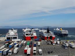 Μάσκες τέλος, τουλάχιστον στους εξωτερικούς χώρους. Maska Ypoxrewtika Kai Stoys E3wterikoys Xwroys Twn Ploiwn Fek Nomo8etikh Epikairothta