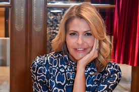 Η τζένη μπαλατσινού έκανε τις πρώτες δηλώσεις της στην κάμερα σχετικά με το γάμο της με τον βασίλη κικίλια. Tzenh Mpalatsinoy Oi Prwtes Dhlwseis Meta Th Gennhsh Toy Gioy Ths Ladylike Gr