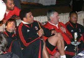 Allenatore @everton @officialsscnapoli @fcbayern @realmadrid @psg @chelseafc @acmilan @juventus @parmacalcio1913 @reggiana1919 www.carloancelotti.it. Football Tweet Pa Twitter Ronaldo And Carlo Ancelotti Smoking Shisha In Their Ac Milan Days Milan Http T Co Bhadjzs5tx