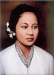 Ketika kartini dilahirkan, ayahnya sedang menjabat sebagai bupati jepara. Biografi Dari Ibu Kartini Myblogsantilumamina
