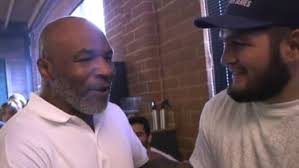 Kata Pertama yang Diucapkan Mike Tyson Saat Jumpa Khabib