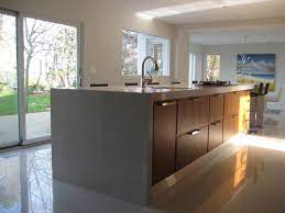 White cabinets lend themselves to a variety of design styles, and when it comes to countertops, the pairing options are almost endless. Modern Kitchen White Countertops Walnut Cabinets Modern Kuche Detroit Von Scavolini Store Detroit Houzz