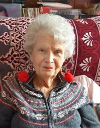 Navada Cecile Cashion Douglas