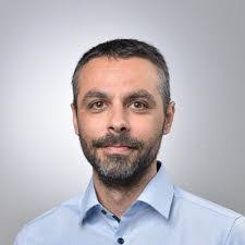 Julian Peck's Instagram, Twitter & Facebook