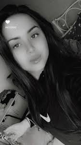 Ellie Wingfield's Instagram, Twitter & Facebook