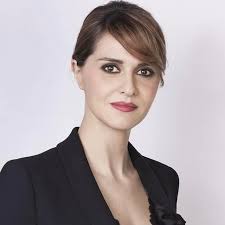 Paola Cortellesi "A ste donne je dite de tutto.. Che je serve er personal  trainer, che se truccano troppo, che so' sciatte, che so' boiler, che so'  manici de scopa, che sa