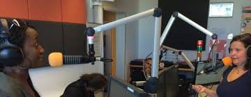 Snatch game is a main challenge, where contestants showcase their best celebrity impersonations in a game show setting. Della Miles Live Bei Lohro Lohro