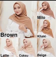 Variasi style hijab simple lainnya. 23 Cara Memakai Hijab Segi Empat Simple Dan Mudah Untuk Wajah Bulat Updated Bukareview