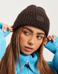 Moss Copenhagen Kara Badge Beanie Ash Rose Moss Copenhagen Kara Badge  Beanie Moss Copenhagen Kara