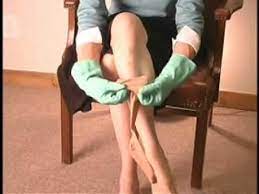How To Put On Compression Stockings Heel Pocket Method Youtube