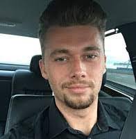 Jerry Blom's Instagram, Twitter & Facebook