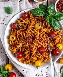 Linsennudeln Mit Cremiger Kurbis Kokossosse Und Tomaten Bianca Zapatka Rezepte Linsennudeln Linsen Nudeln Rezepte Gesund