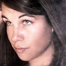 Alejandra Rayo's Instagram, Twitter & Facebook