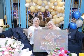 Fenomena koleksi tudung viral yang mampu membuat allah lebih sayang kerana menutup aurat dengan lebih sempurna. The Founder Of Bawal Exclusive Started With A Small Shop At Jalan Tar Now She Sells Rm50 000 Worth Of Scarves