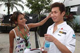 あびる優、小林可夢偉との結婚は「特別に予定はない」 【 F1-Gate .com 】