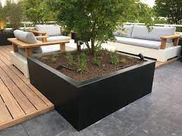 grote polyester plantenbak op het terras tuin bloembakken tuin tuin en terras