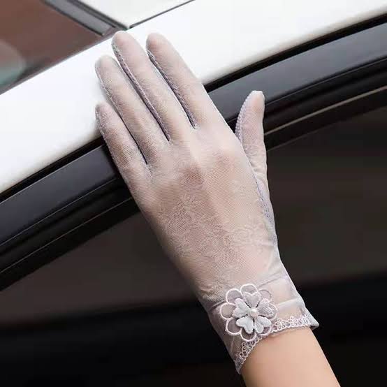 Hand Cream That Actually Works: The Occlusive Glove Trick for Cracked Knuckles — body