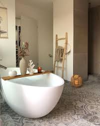 Badewannen Wohnideen So Entsteht Deine Wellness Oase In 2020 Wohnen Badezimmer Inspiration Badezimmer