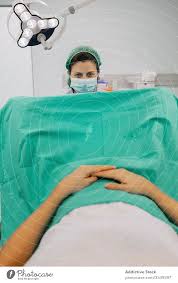 Was hast du im video gelernt? Gynakologe Untersucht Anonyme Patientin In Der Klinik Ein Lizenzfreies Stock Foto Von Photocase