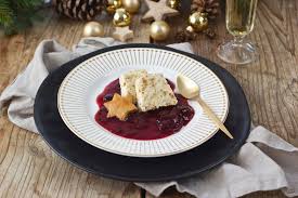 Lebkuchenparfait Mit Rotweinzwetschgen Rezept Weihnachtsessen Dessert Weihnachten Weihnachtsdessert Und Dessert