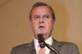 Paulo Garcia chama de "golpe" pedido de impeachment