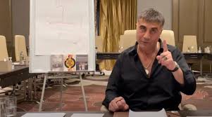 Resmî youtube kanalı üzerinden ilk defa 15 nisan 2020'de yayınladığı açıklama videosu ile açıklamalarına başlamış peker. Sedat Peker Den 8 Inci Videosuyla Ilgili Aciklama