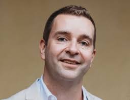 Curriculum in the cross hairs of Policy: Questions of knowledge and  identity for subject English