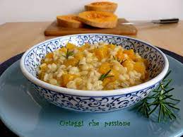 Zuppa orzo e zucca dai migliori blog di ricette di cucina italiani. Orzotto Di Zucca E Rosmarino Ortaggi Che Passione