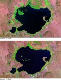 Naivasha is a large town in nakuru county, kenya, lying 92.8 km (57.7 mi) by road north west of nairobi. Lake Naivasha Kenya