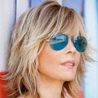 Elizabeth Snead's Instagram, Twitter & Facebook