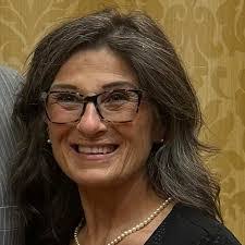 Melissa Hine's Instagram, Twitter & Facebook