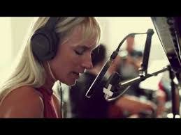 Jenny Eaves's Instagram, Twitter & Facebook