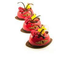 Petits Gateaux A Partager Pate Sucree Cacao Confit Griottes Cremeux Chocolat Tonka Biscuit Chocolat Marigny Mouss Desserts Individual Cakes Mini Desserts