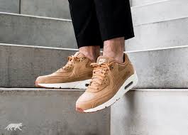 Air max 90's are one of the best looking shoe silhouettes of all time. Charles Keasing Diploma Diapositiva Nike Air Max 90 Ultra 2 0 Flax Trainers In Beige Violare Alpinista Aviazione