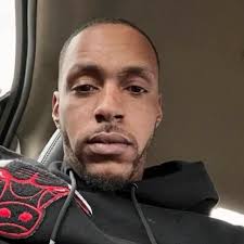 Joining a crew for park challenges in NBA 2K