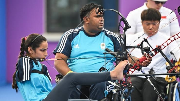 India's Sheetal Devi, 16-year-old armless archer, makes heads turn with 3  medals at Asian Para Games - India Today