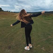 спина без лица фото на аву в вк для девушек Foto Devushek S Dlinnymi Volosami Vid So Spiny V 2020 G Idei Dlya Foto Fotosemka Foto Podrostkov