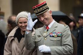 François gérard marie lecointre (born 6 february 1962) is a french army general serving as chief of the defence staff since 20 july 2017. Le Chef D Etat Major Des Armees Francois Lecointre S Eleve Contre Le Mutisme Militaire Politique L Opinion