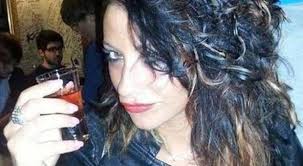 Angela, l'addio degli studenti di Urbino i compagni avevano cercato di  strapparla alla sua depressione